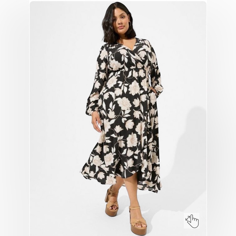 Torrid Beautiful Long Sleeve Maxi Dress Perfect for Fall.NWT. Size Large.